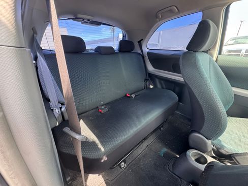 Used 2007 Toyota Yaris 2-Door Hatchback FWD image 18