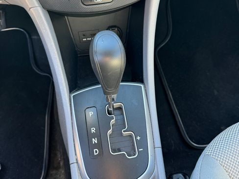 Used 2012 Hyundai Accent GLS image 14