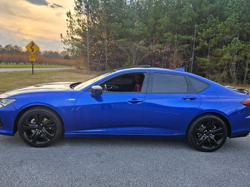 Used 2022 Acura TLX image 2
