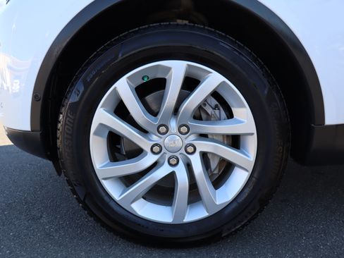 Used 2018 Land Rover Discovery HSE image 43