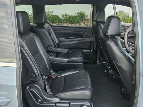Used 2024 Honda Odyssey Sport image 17