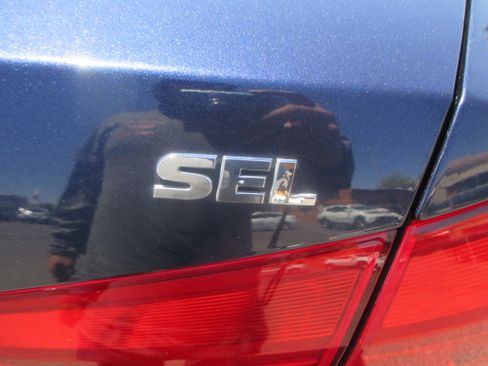 Used 2013 Volkswagen Passat 2.5 SEL FWD image 13
