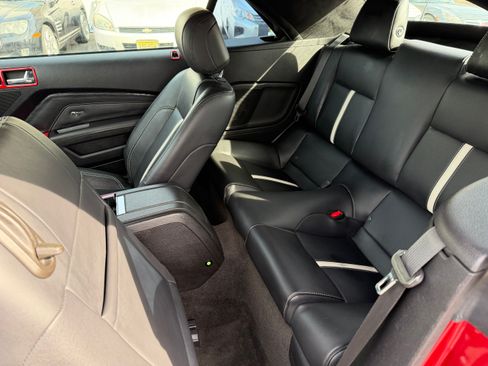 Used 2013 Ford Mustang GT Premium image 13