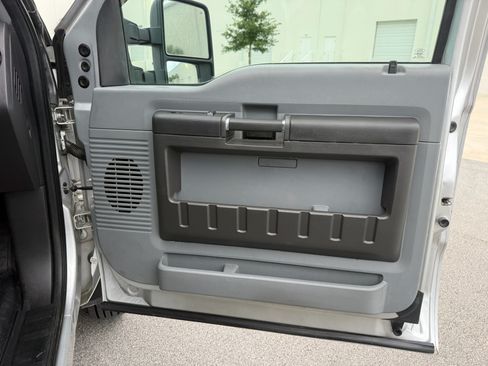 Used 2012 Ford F550 image 79