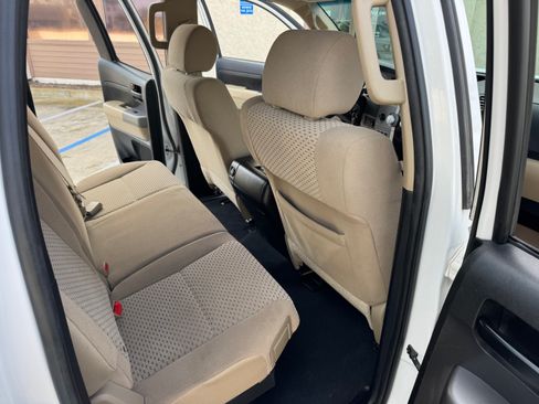 Used 2013 Toyota Tundra image 22