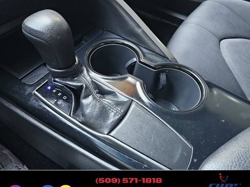 Used 2018 Toyota Camry LE image 10