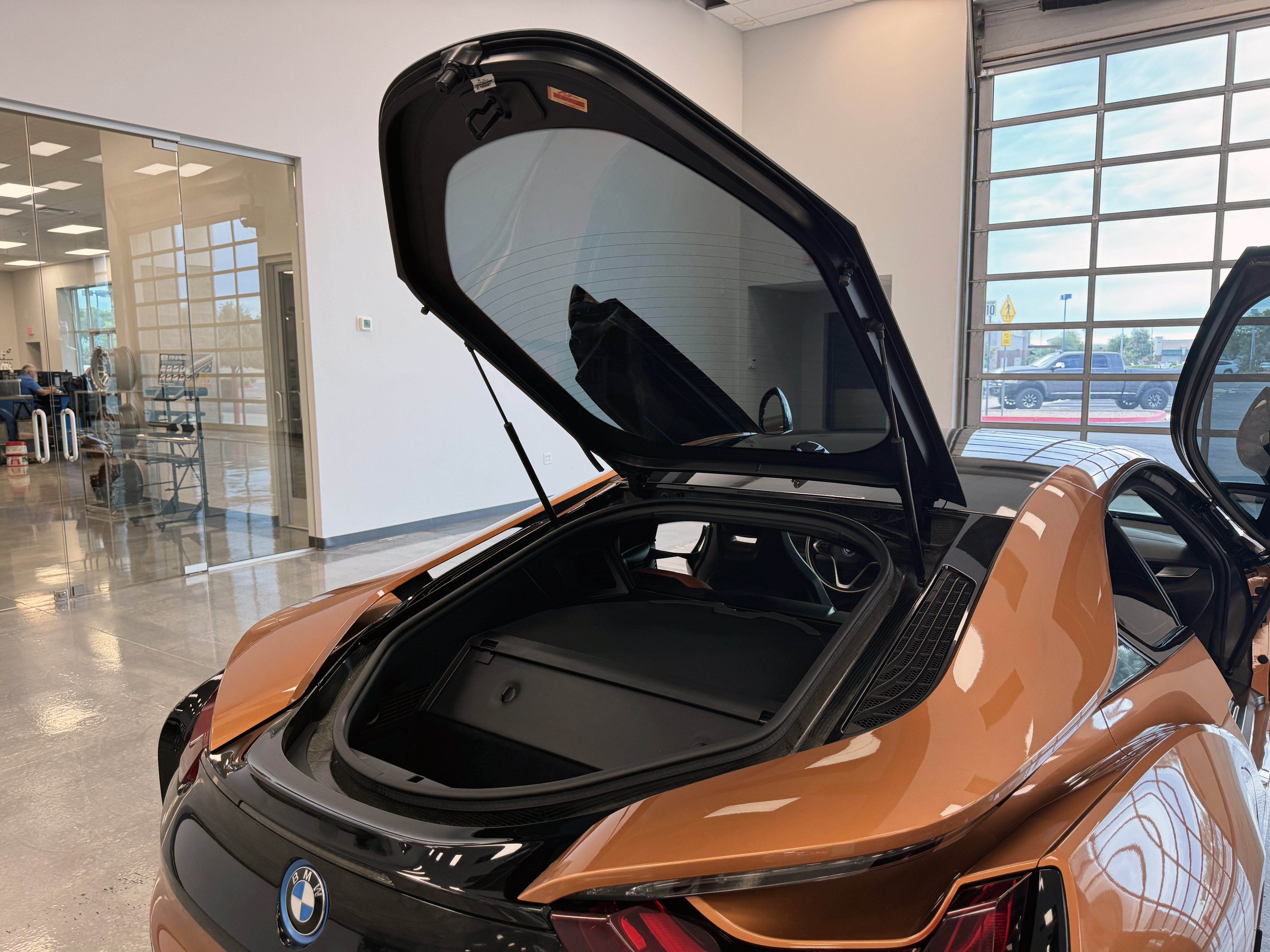 Used 2019 BMW i8 Coupe AWD/4WD image 37