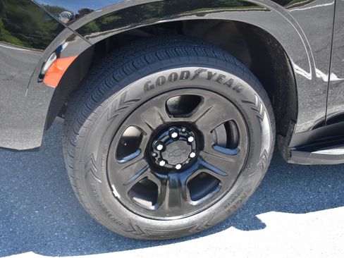 Used 2023 Chevrolet Tahoe 4WD image 34