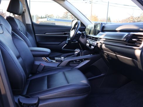 Used 2023 Kia Telluride S image 15