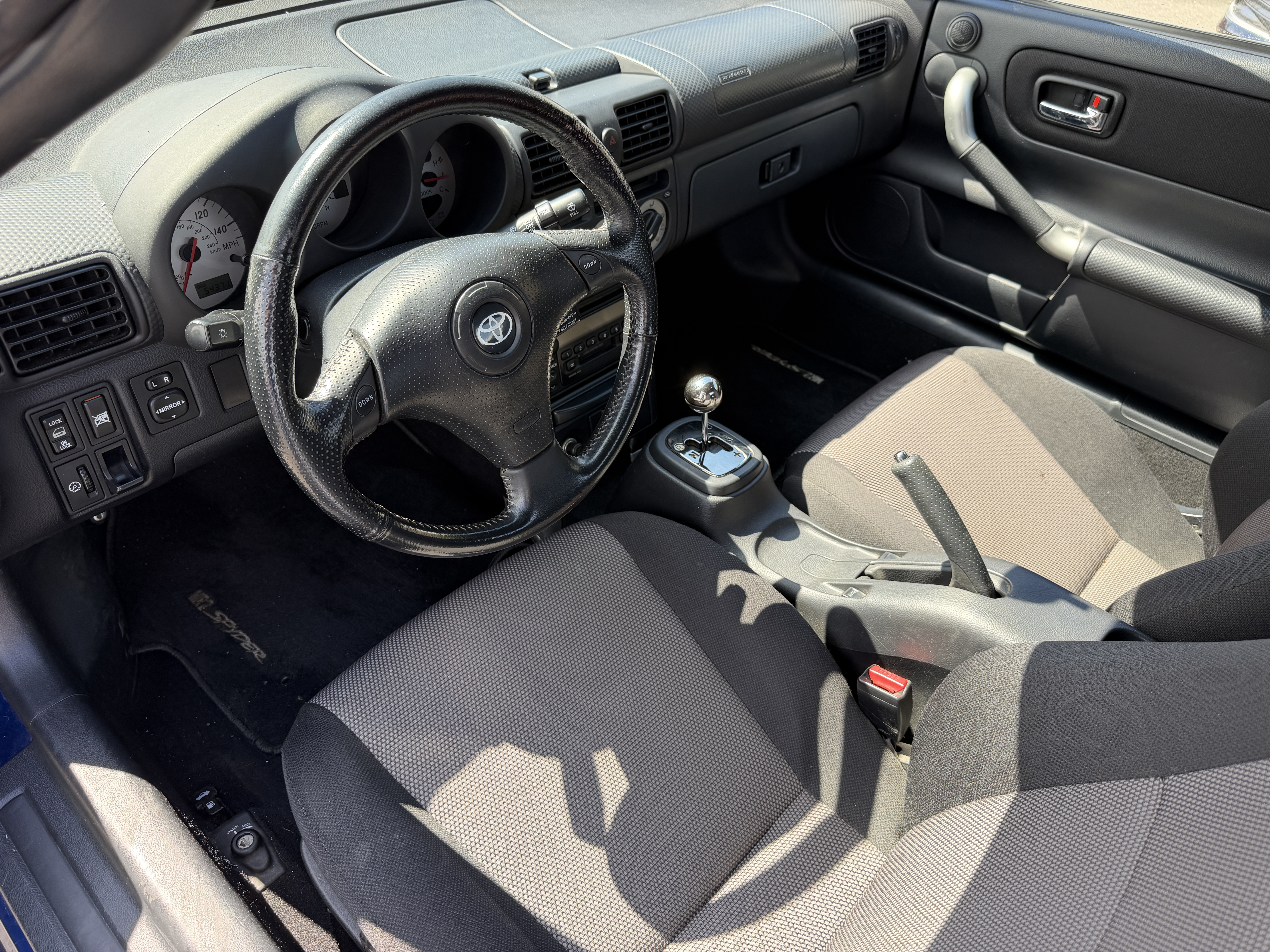 Used 2002 Toyota MR2 Spyder UNAVAIL RWD image 5