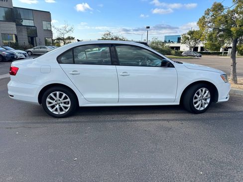 Used 2015 Volkswagen Jetta 2.5 SE image 2