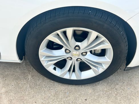 Used 2015 Chevrolet Impala LT image 24