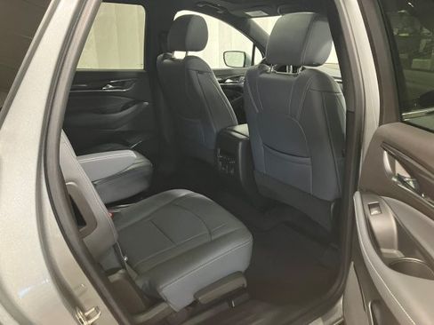 Used 2023 Buick Enclave Essence image 31