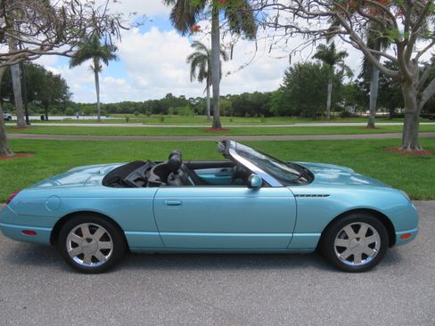Used 2002 Ford Thunderbird UNAVAIL RWD image 12