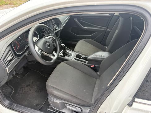 Used 2019 Volkswagen Jetta SE Sedan FWD image 1