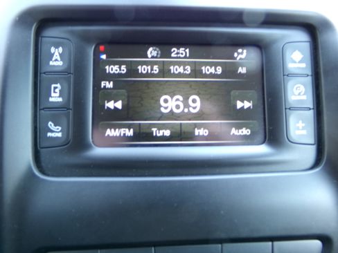 Used 2014 Jeep Cherokee 4WD Latitude image 17