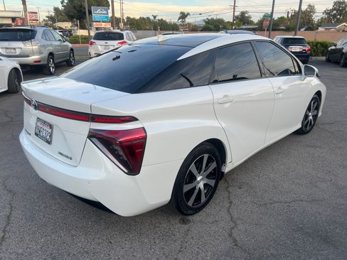 Used 2019 Toyota Mirai image 12