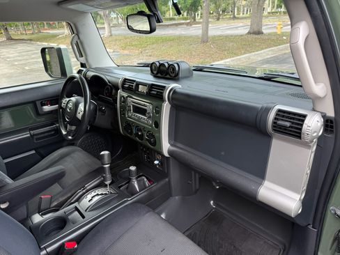 Used 2014 Toyota FJ Cruiser AWD/4WD image 74