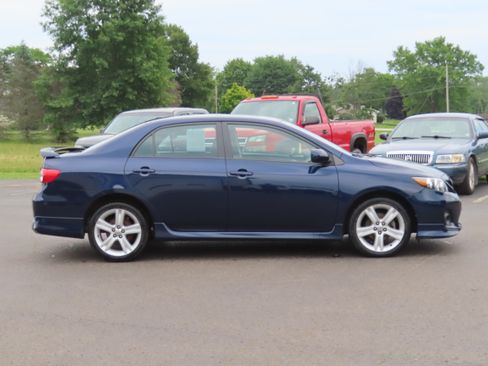 Used 2013 Toyota Corolla S FWD Sedan 1.8L 4-Cyl image 4