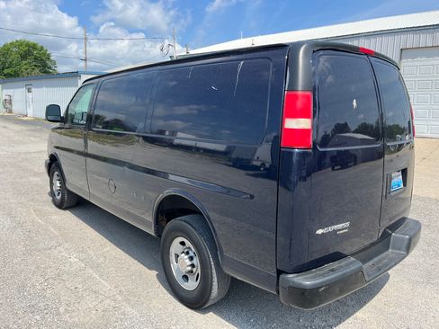 Used 2013 Chevrolet Express 2500 UNAVAIL RWD image 17