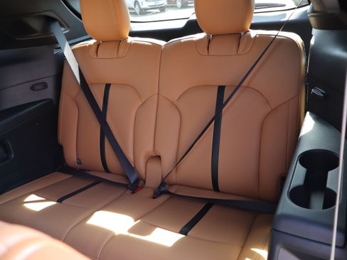 Used 2024 MAZDA CX-90 image 17