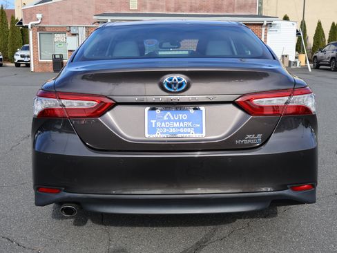 Used 2018 Toyota Camry XLE image 7