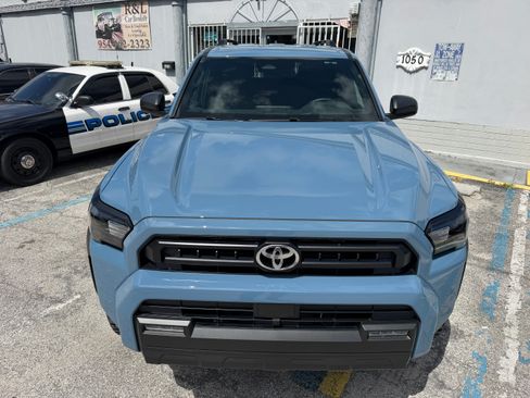 Used 2025 Toyota 4Runner 4WD image 2