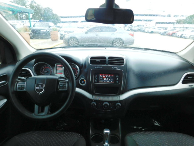 Used 2019 Dodge Journey FWD SE image 11