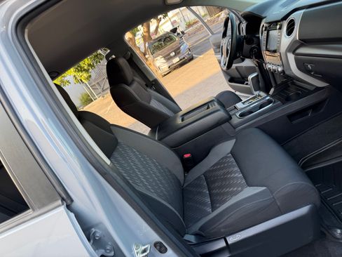 Used 2018 Toyota Tundra 4x4 CrewMax SR5 image 34
