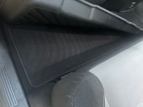 Used 2019 Chevrolet Equinox LS image 30