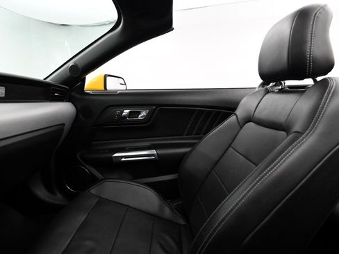 Used 2017 Ford Mustang GT Premium image 23