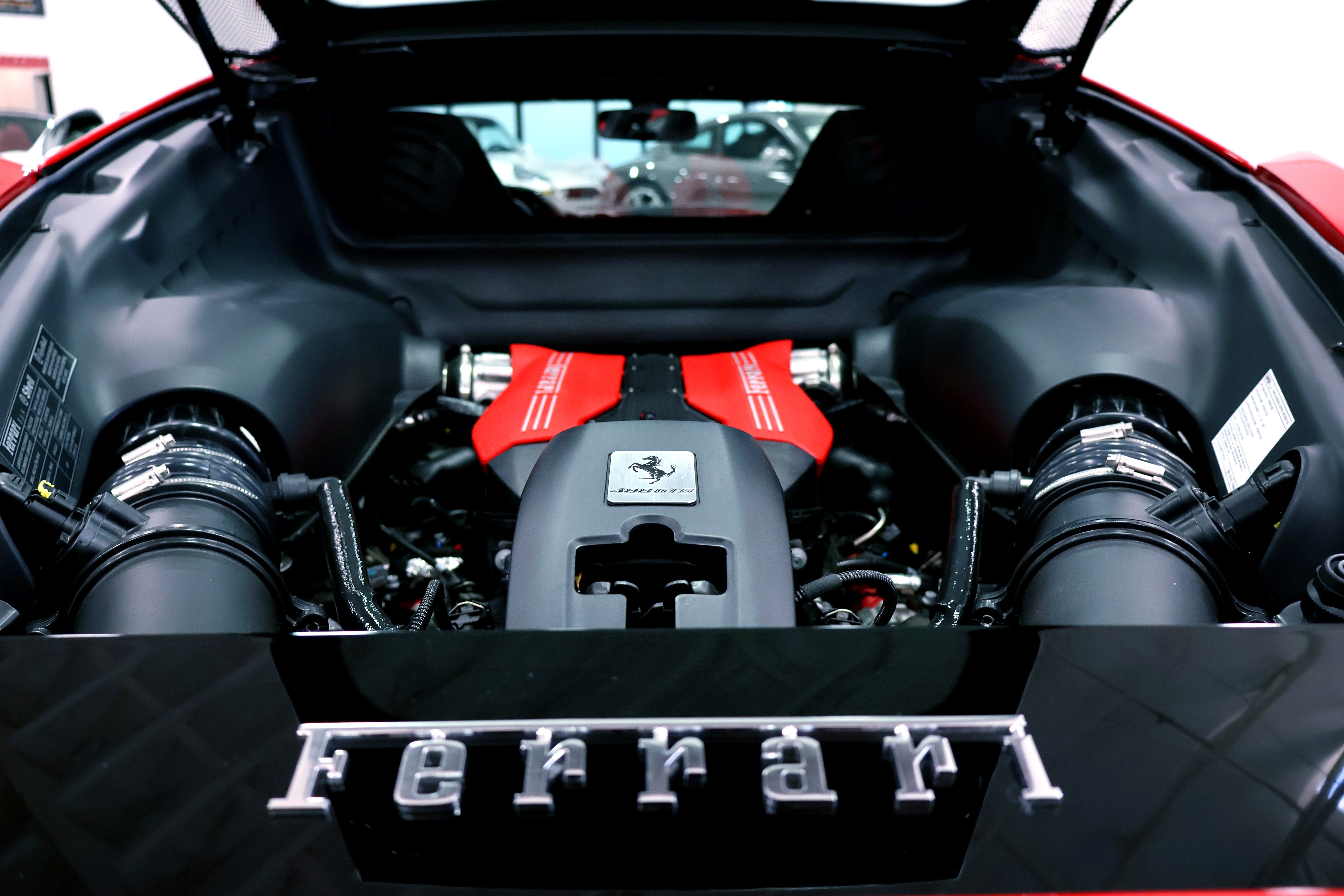 Used 2018 Ferrari 488 GTB RWD image 36