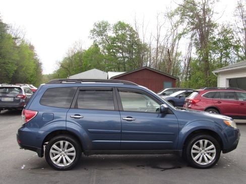 Used 2011 Subaru Forester 2.5X Limited AWD/4WD image 8