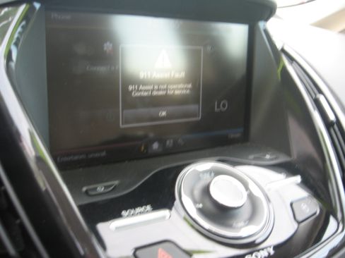 Used 2013 Ford C-MAX SEL FWD image 11