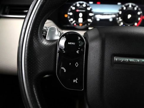 Used 2018 Land Rover Range Rover Velar R-Dynamic SE image 40