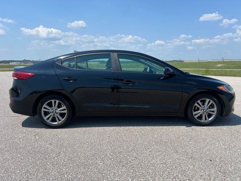 Used 2018 Hyundai Elantra Sedan FWD image 4