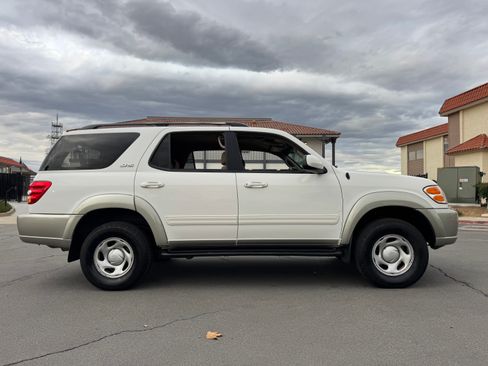 Used 2004 Toyota Sequoia SR5 image 16