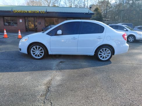 Used 2011 Suzuki SX4 LE image 4