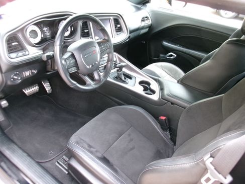 Used 2022 Dodge Challenger R/T Plus image 7