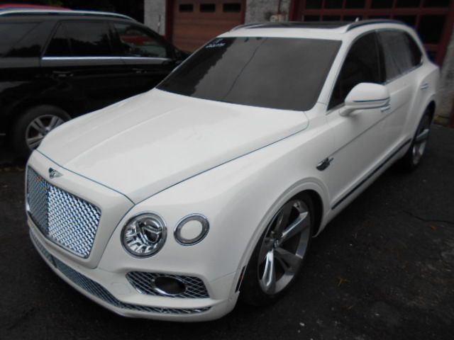 Used 2018 Bentley Bentayga Design Series AWD/4WD image 2