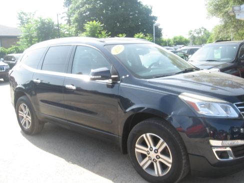 Used 2016 Chevrolet Traverse LT FWD image 3