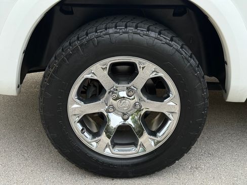 Used 2018 RAM 1500 2WD Crew Cab Laramie image 95
