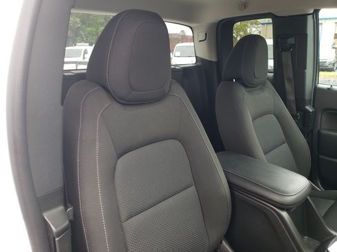 Used 2022 Chevrolet Colorado W/T image 14