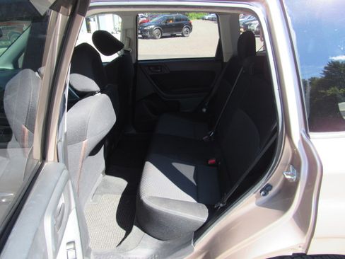 Used 2014 Subaru Forester 2.5i Premium AWD/4WD image 16