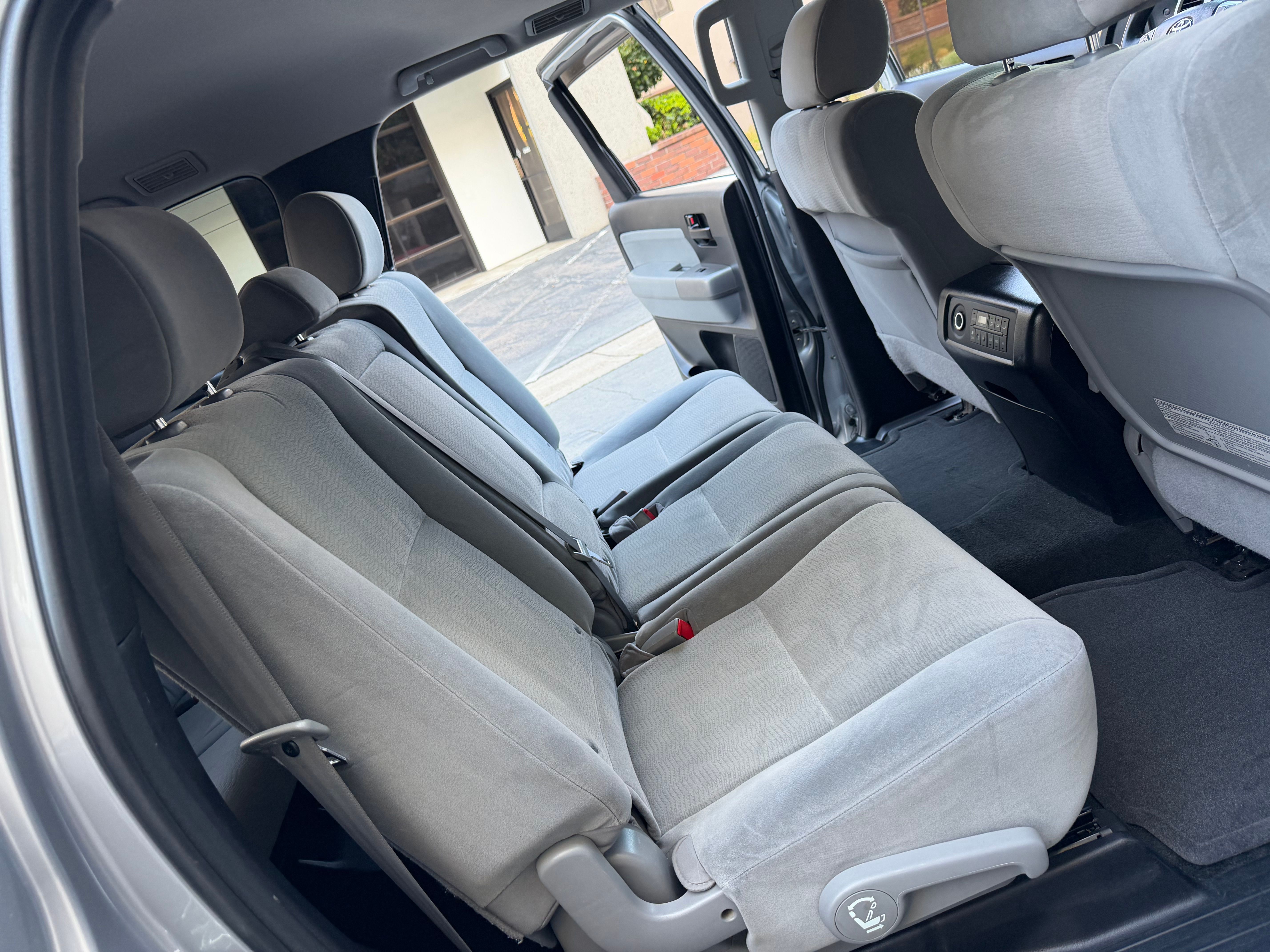 Used 2014 Toyota Sequoia 4WD SR5 image 27
