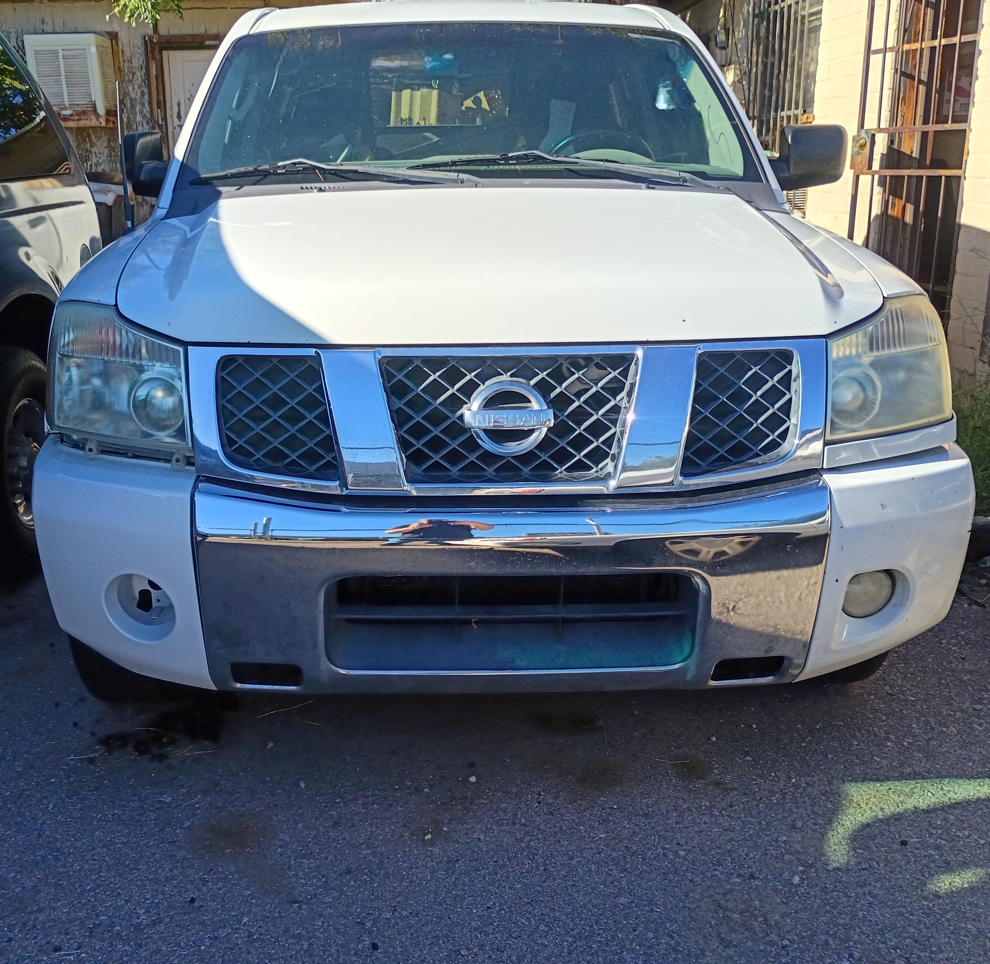 Used 2010 Nissan Titan 2WD Crew Cab image 1