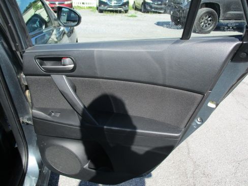 Used 2013 MAZDA MAZDA3 i Touring image 25