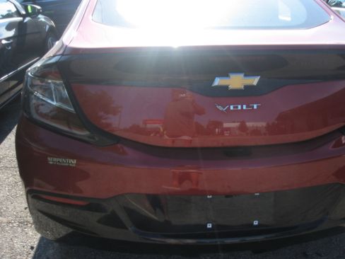 Used 2018 Chevrolet Volt LT FWD image 8