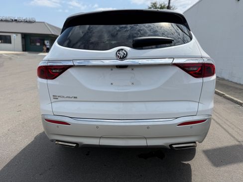 Used 2024 Buick Enclave AWD Essence image 5