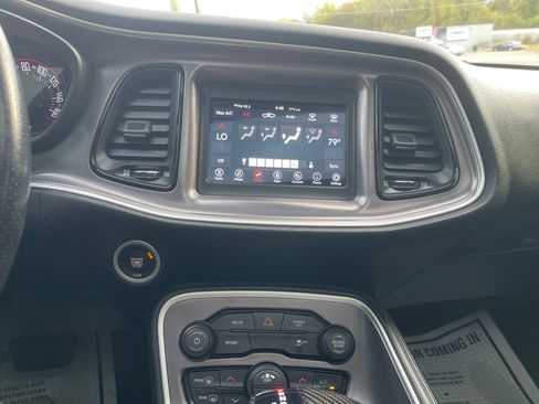 Used 2021 Dodge Challenger SXT image 15